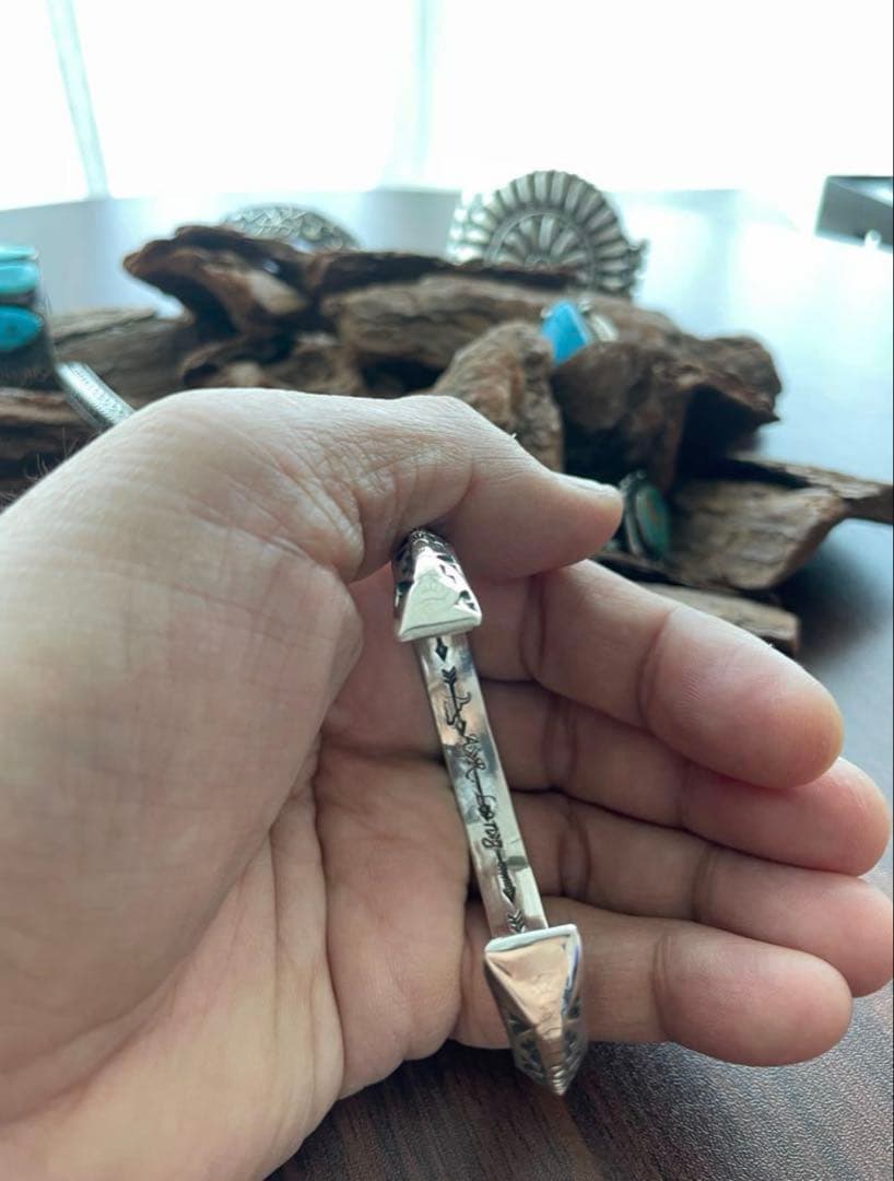 インディー/エイドリアンリーブスロング作4面スタンプトライアングルバングル