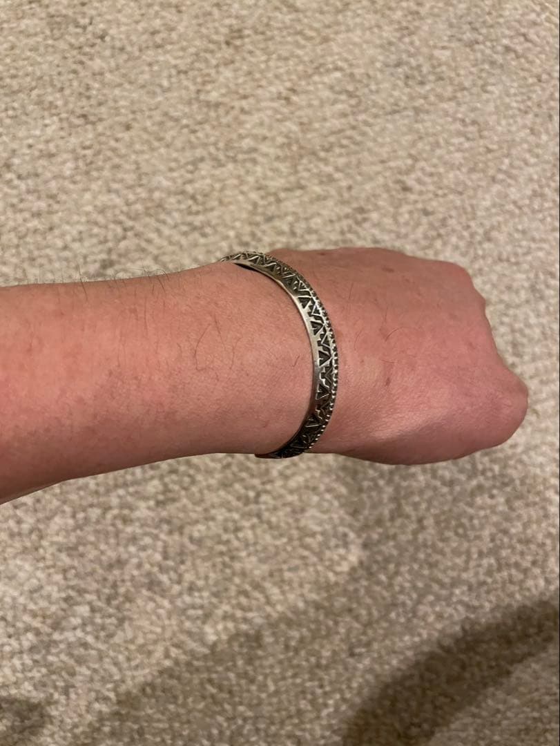 インディー/エイドリアンリーブスロング作4面スタンプトライアングルバングル