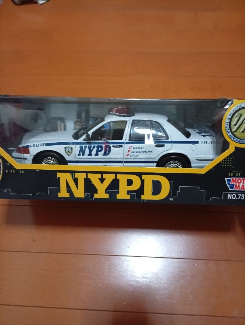 グッシー様　クラウンビクトリア　NYPD　ポリスカー　パトカー