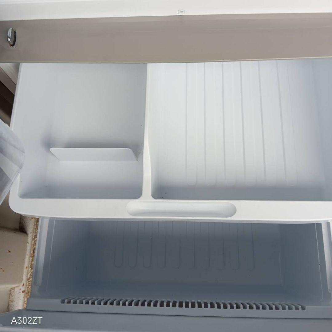 526送料設置無料　SHARP　大型冷蔵庫　350L 人気モデル