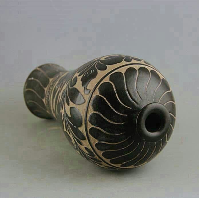 宋磁州窯 黒釉 手刻花梅瓶