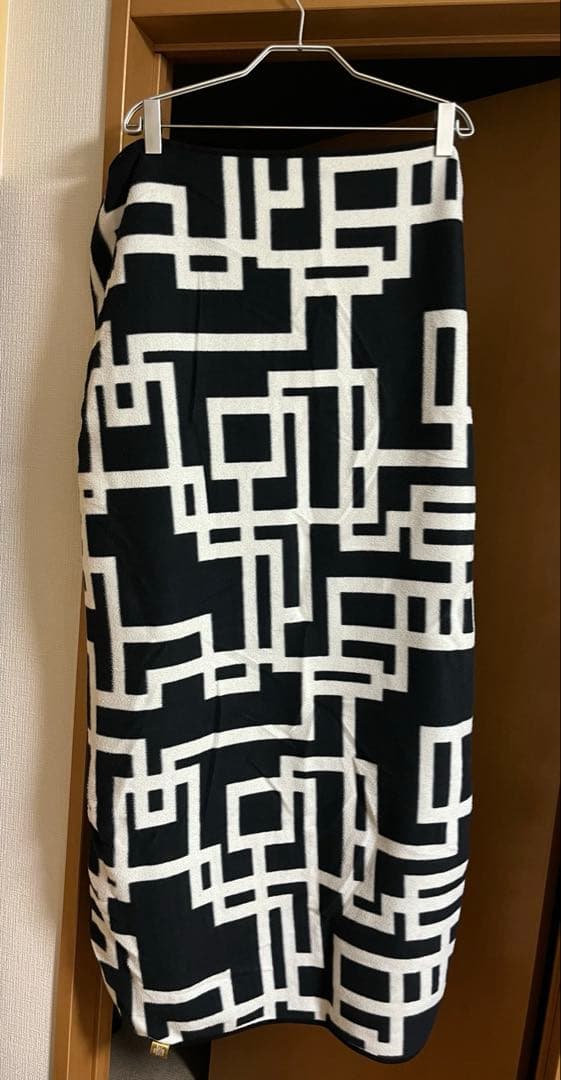 布袋寅泰 25thツアー限定大型G柄ブランケット！