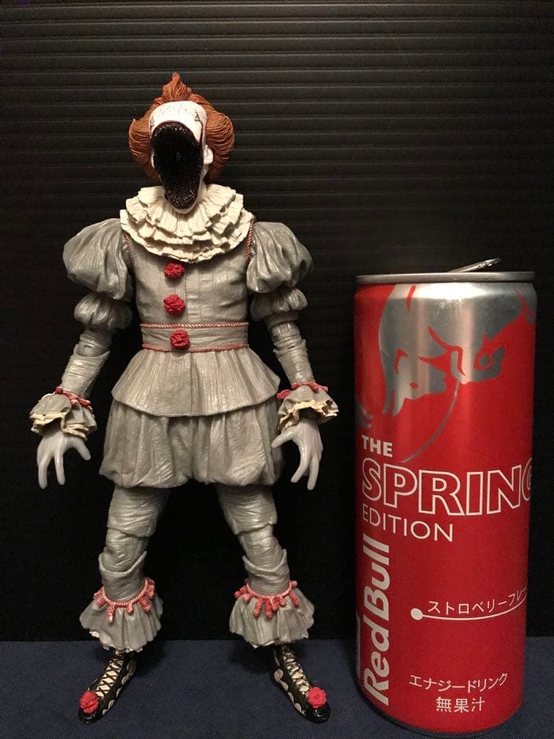 NECA アルティメットペニーワイズ ザ・ダンシング・クラウン フィギュア