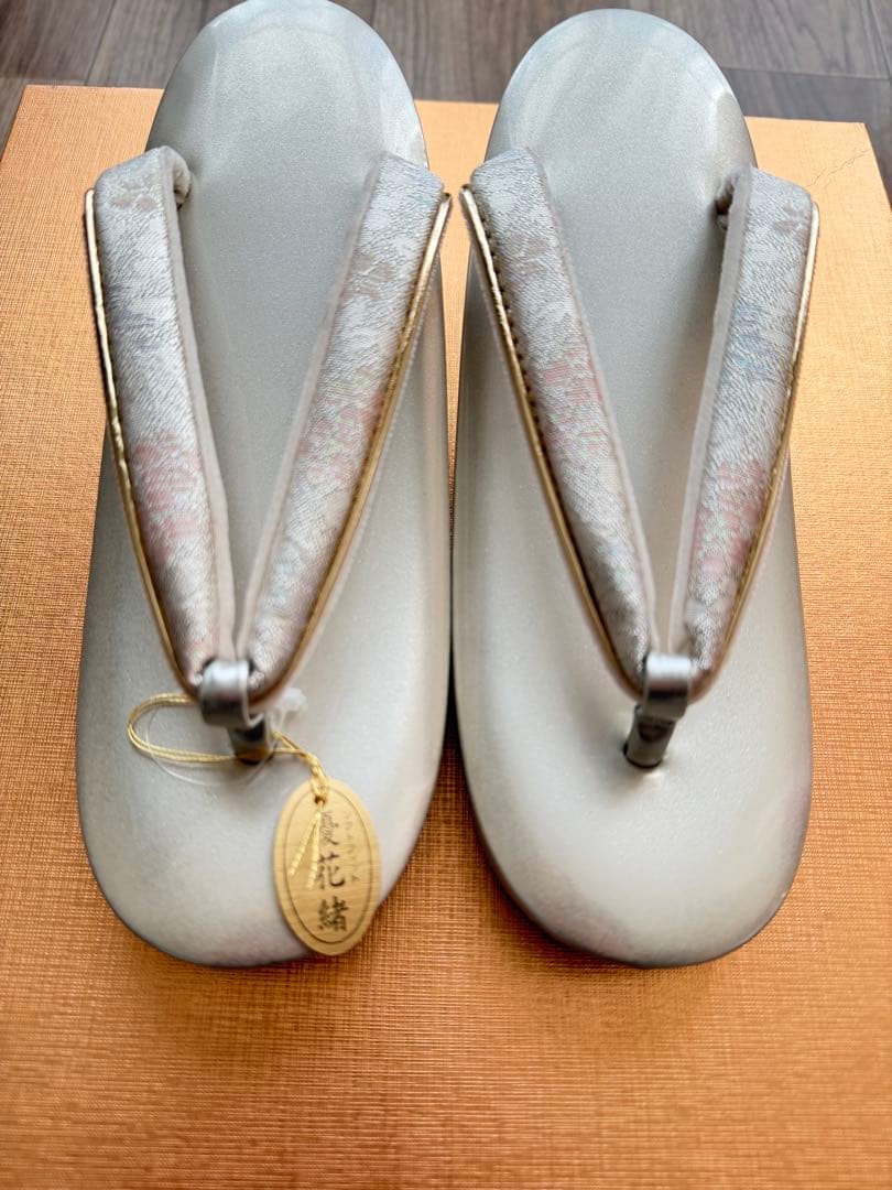 世美庵 高級帯地 草履バッグセット 新品 留袖 訪問着 シルバー系