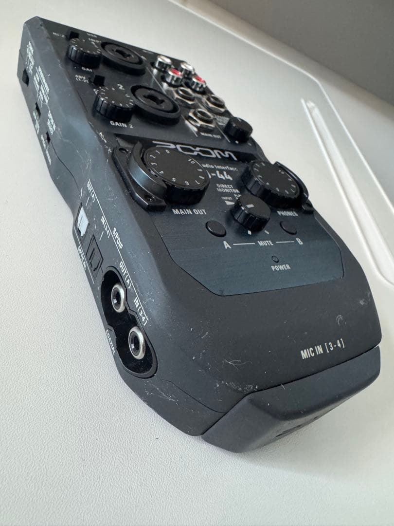 Zoom U-44 オーディオインターフェース