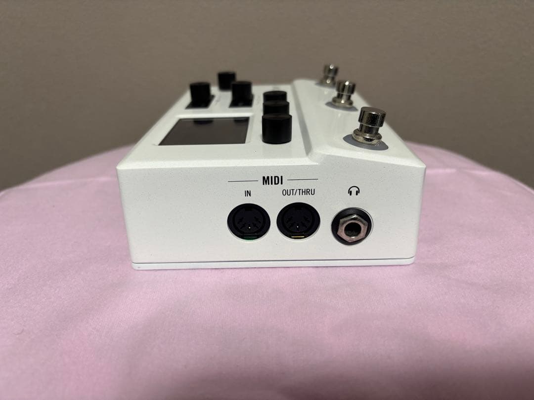 White限定カラー　LINE6 HX STOMP