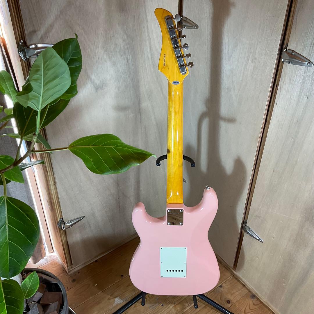 極美品！フェルナンデス エレキギター ストラトキャスター タイプ ピンク
