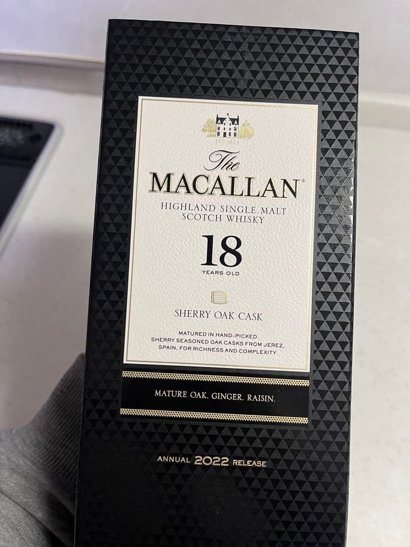 【新品未開封】マッカラン18年　シェリーオーク 2022 箱付き 正規品