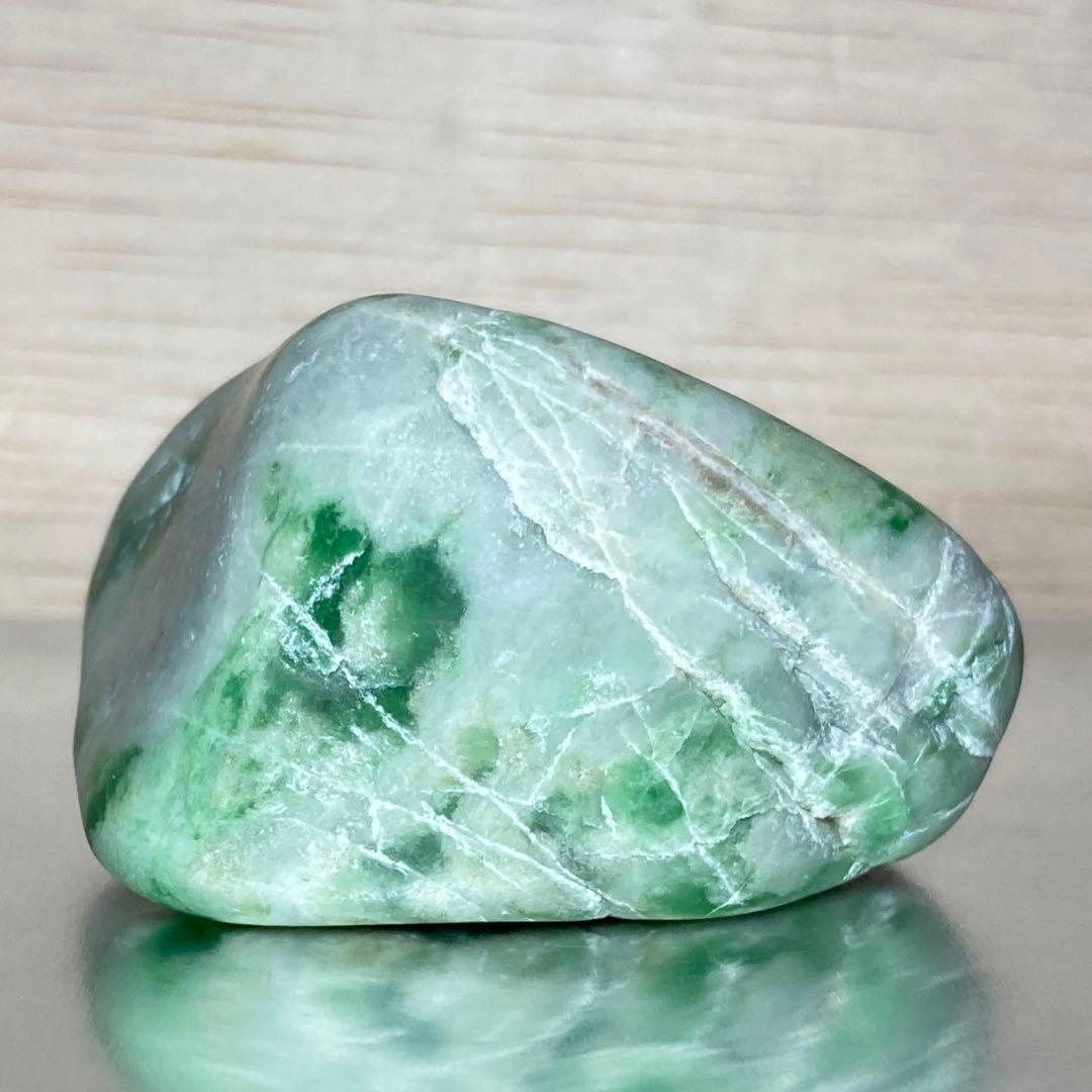 【専用品】　糸魚川翡翠　インペリアルジェダイト　翡翠　原石　93.7ｇ