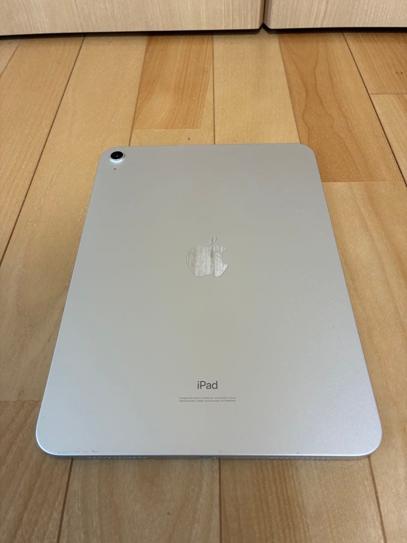 iPad(第10世代) シルバー Wi-Fi 64GB 純正カバー付