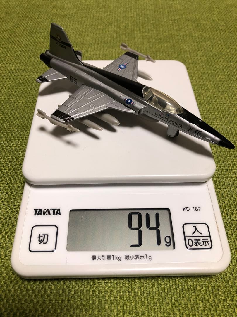 戦闘機　模型　F-5   タイガー