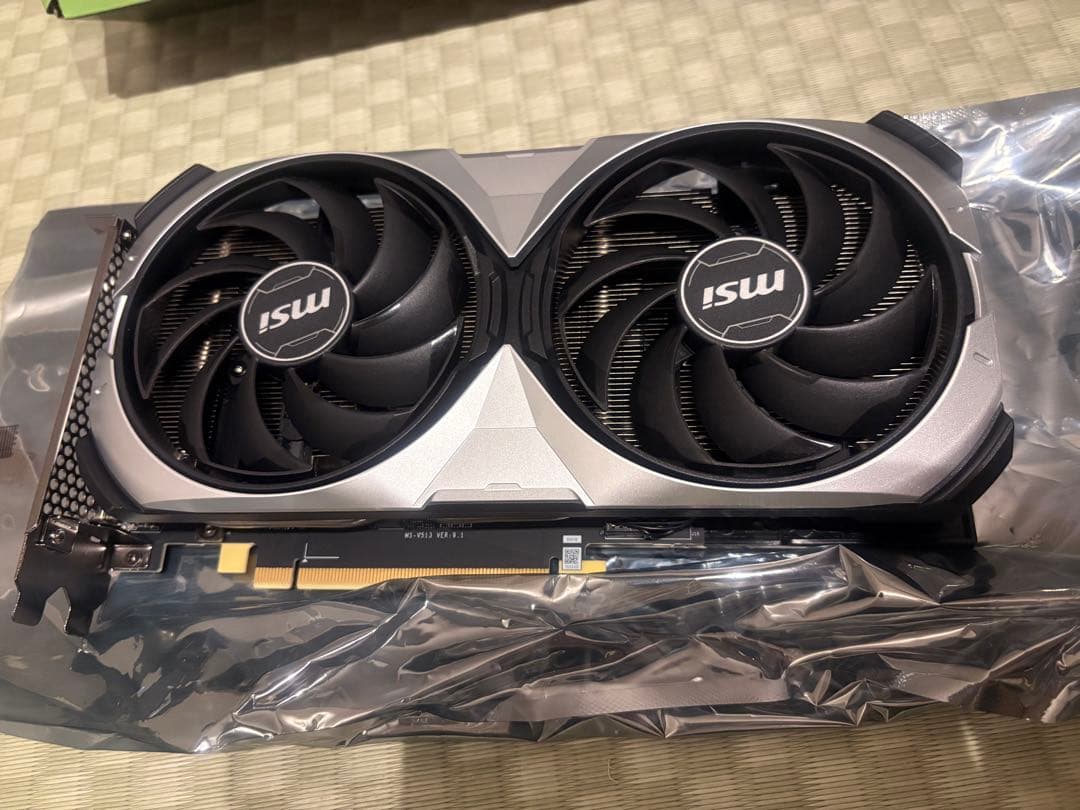 MSI GEFORCE RTX 4070 SUPER 本体