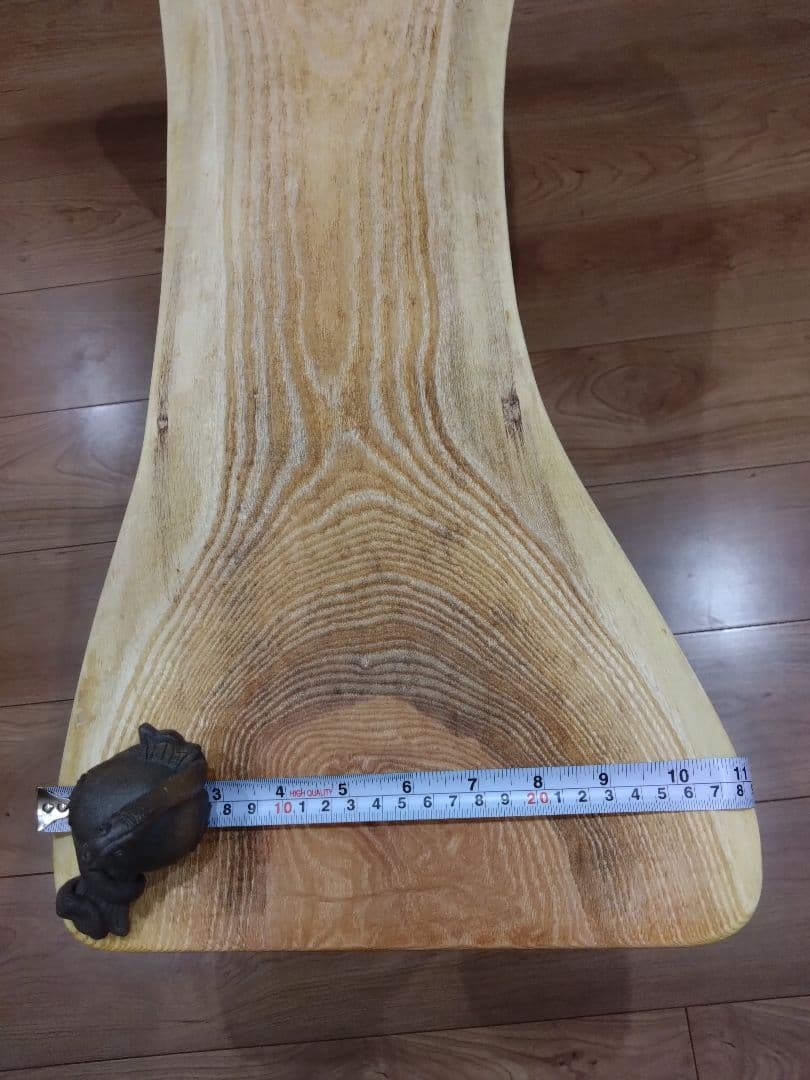 欅のベンチ（70）山口寿美子❕ケヤキの模様、曲線をお楽しみくださいね。