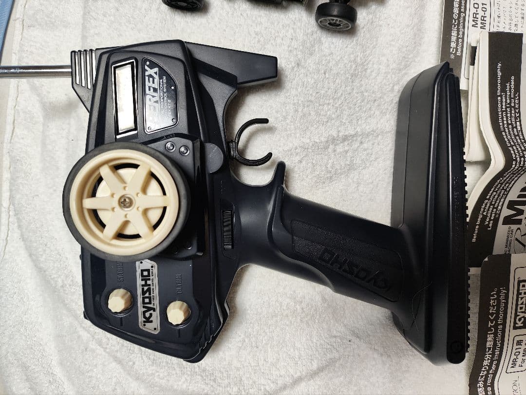 Kyosho MR-01 ラジコンカーセット　京商