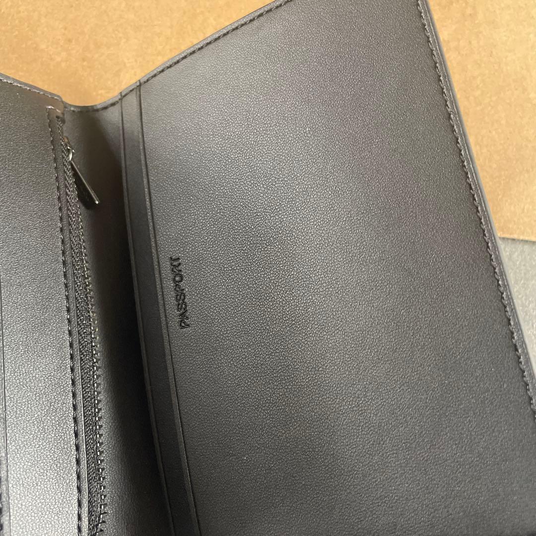 【新品】COACH コーチ パスポートカバー コズミック 財布 ギフト　ブランド