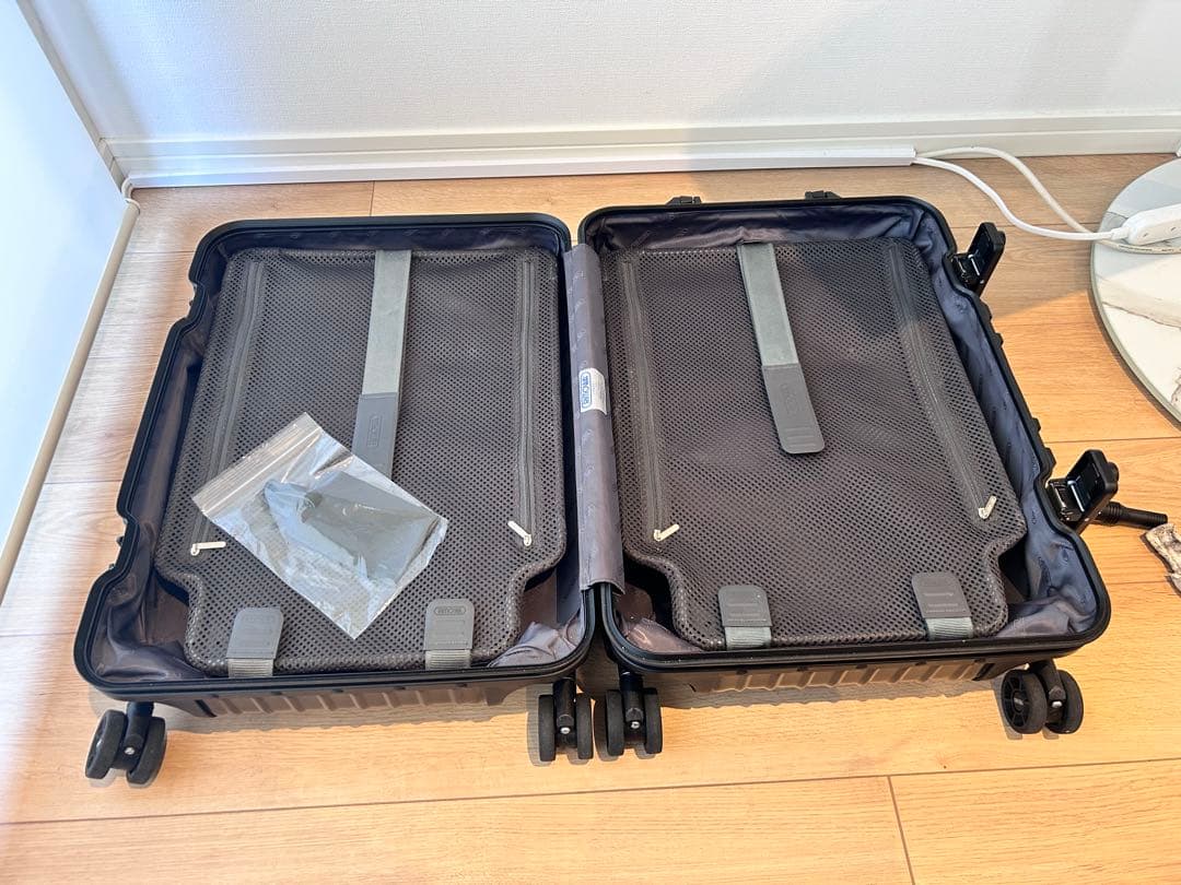 リモワ rimowa トパーズ　ステルス アルミニウム キャリーケース ブラック