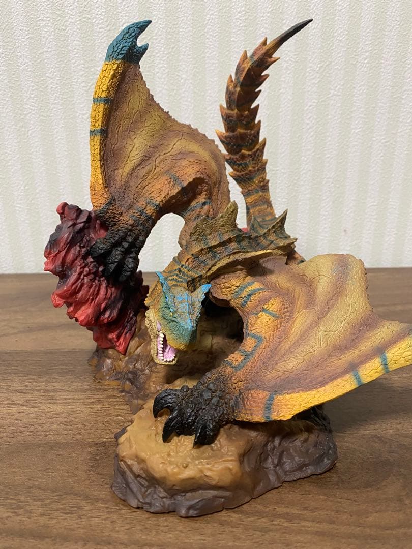 クリエイターズモデル　ティガレックス　フィギュア