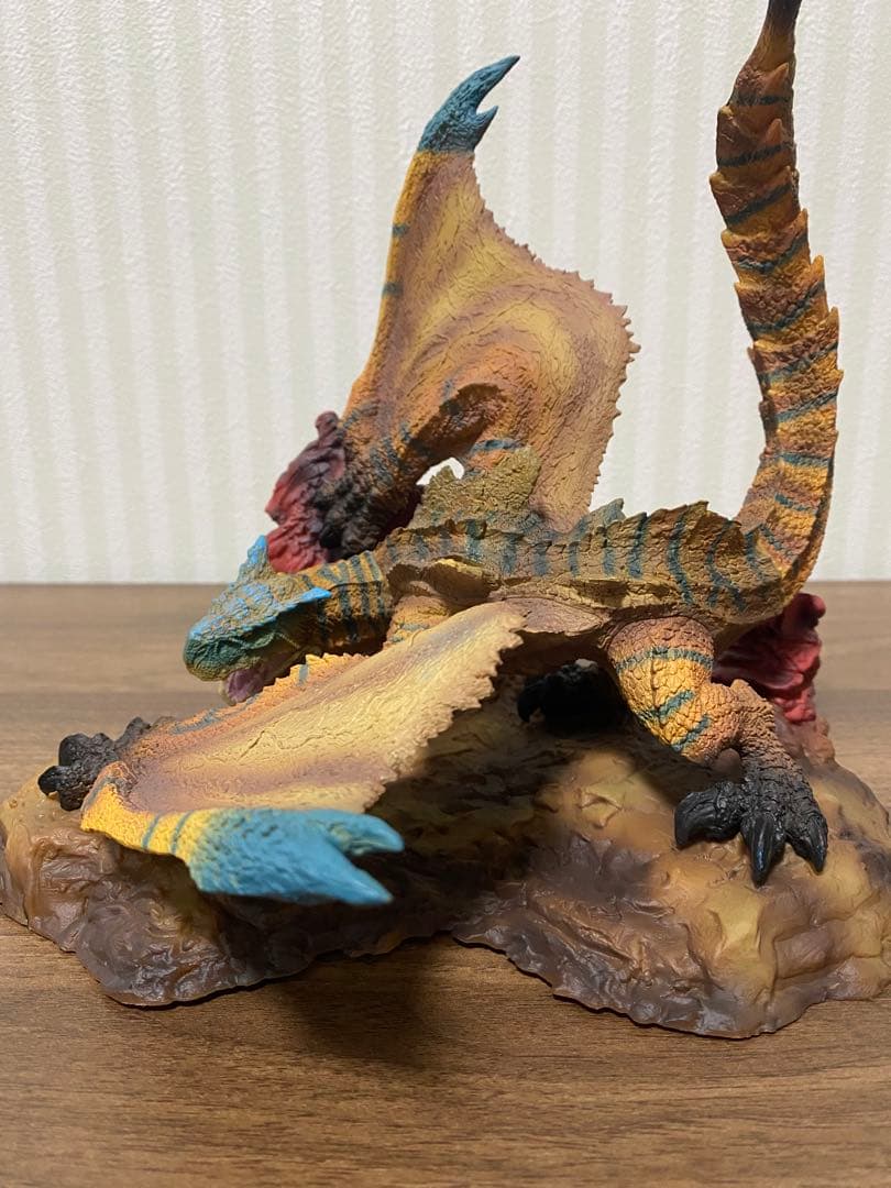 クリエイターズモデル　ティガレックス　フィギュア
