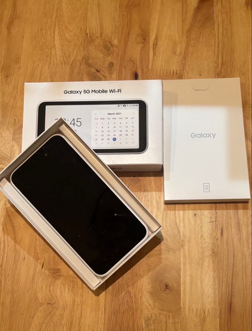 Galaxy 5G Mobile WiFi SCR01 ホワイト