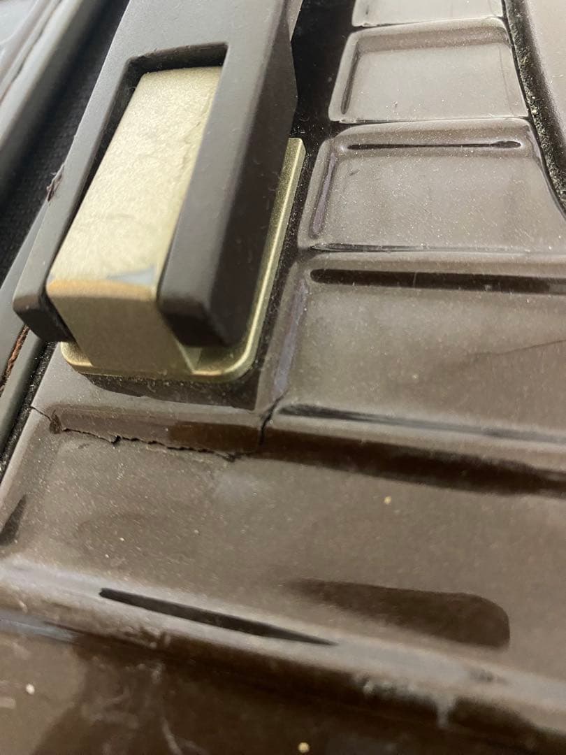 リモワ　サルサデラックス4輪