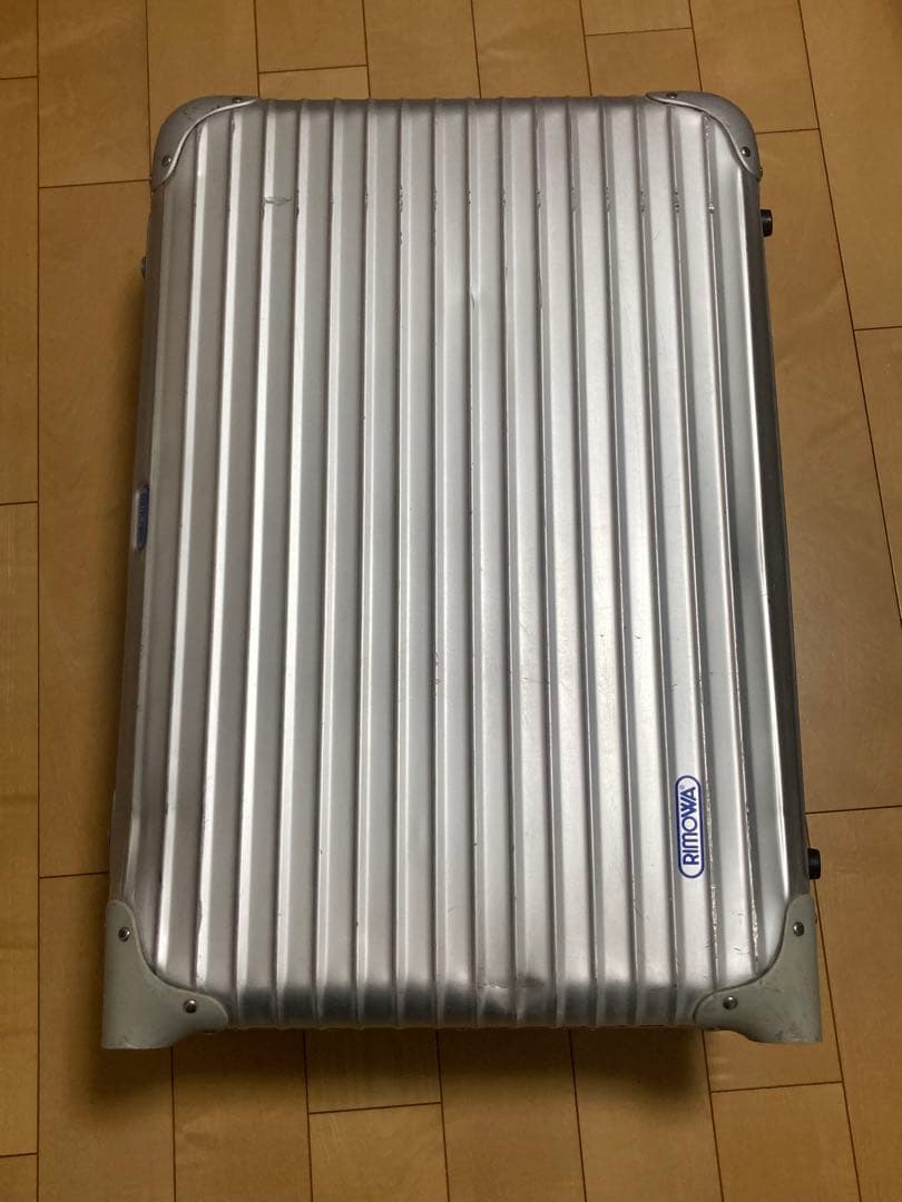 リモワ　スーツケース シルバー アルミ製 RIMOWA