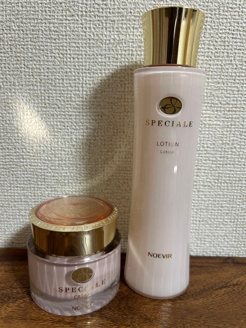 NOEVIR スペチアーレローション・クリーム
