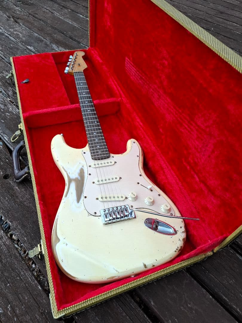 レリック ストラトキャスター(ノーブランド)今ならハードケース付き　送料込み