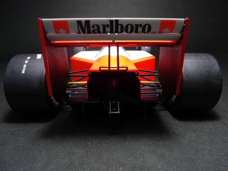 MENG MODEL1/12スケールMcLaren MP4/4 1988