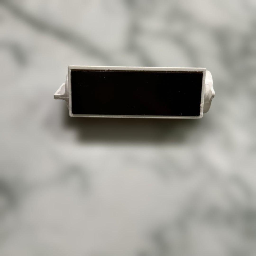 歯磨き粉チューブ絞り機器マグネット付きホルダー白ホワイト浮かせる収納スッキリ断捨