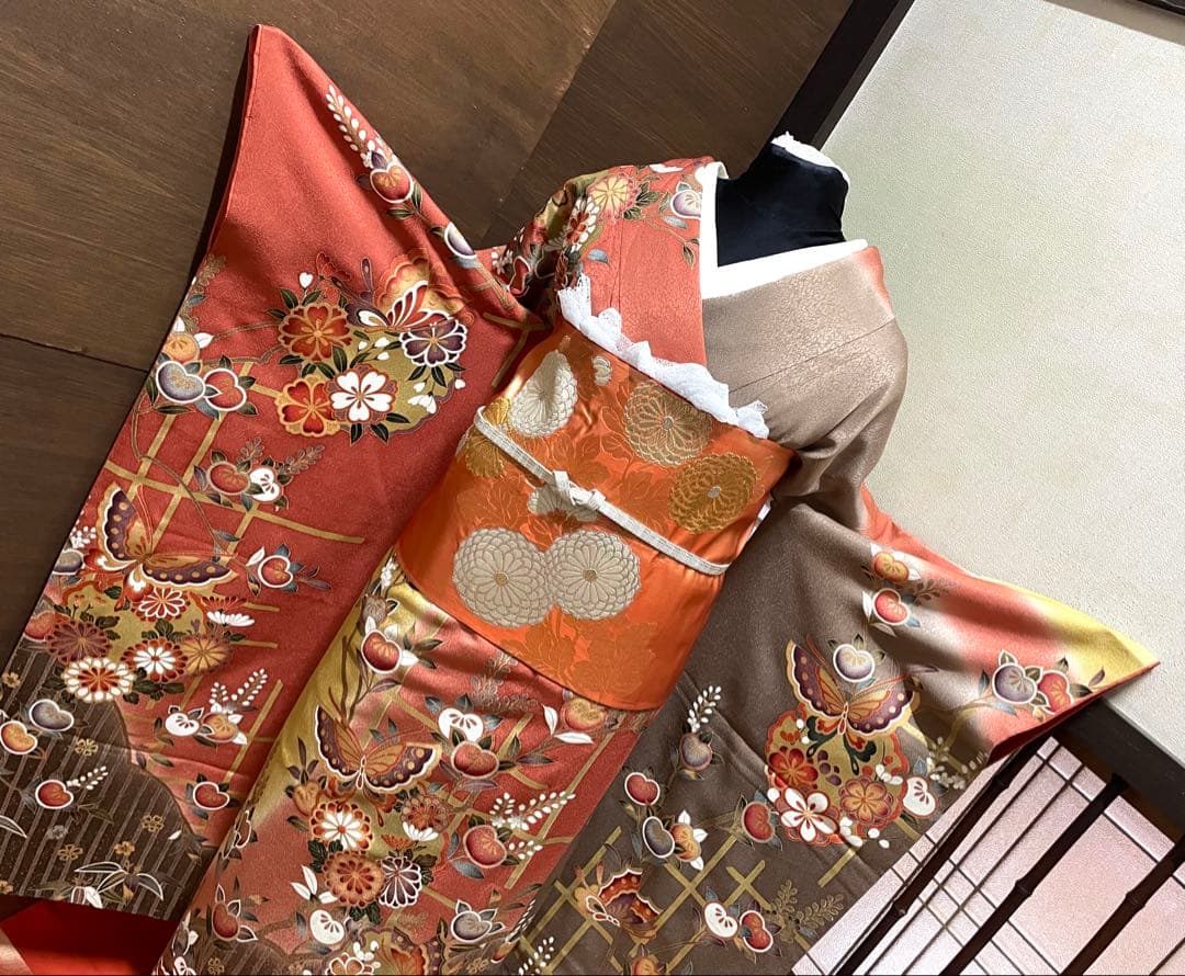 振袖フルセット6点サイズM〜Ｌ舞蝶花文　暈し染め　金彩　正絹