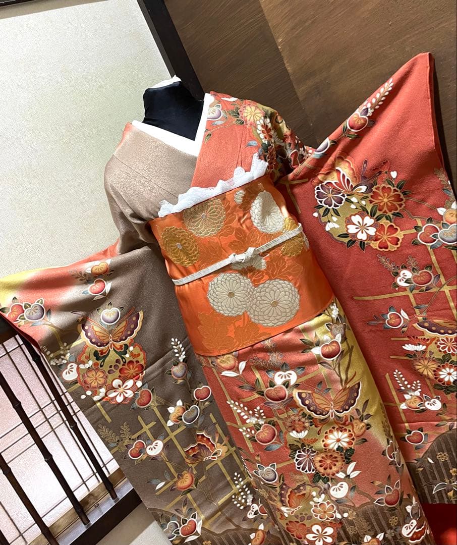 振袖フルセット6点サイズM〜Ｌ舞蝶花文　暈し染め　金彩　正絹