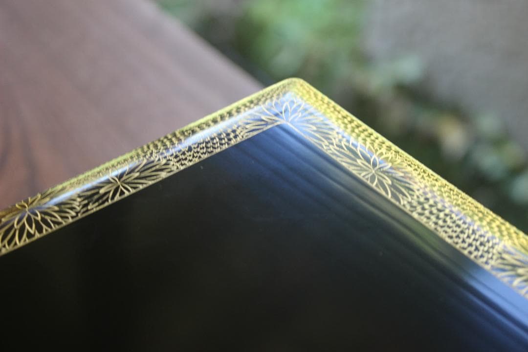 デッドストック！上質内朱黒漆に極上菊沈金の映える輪島塗二段重（検重箱お重