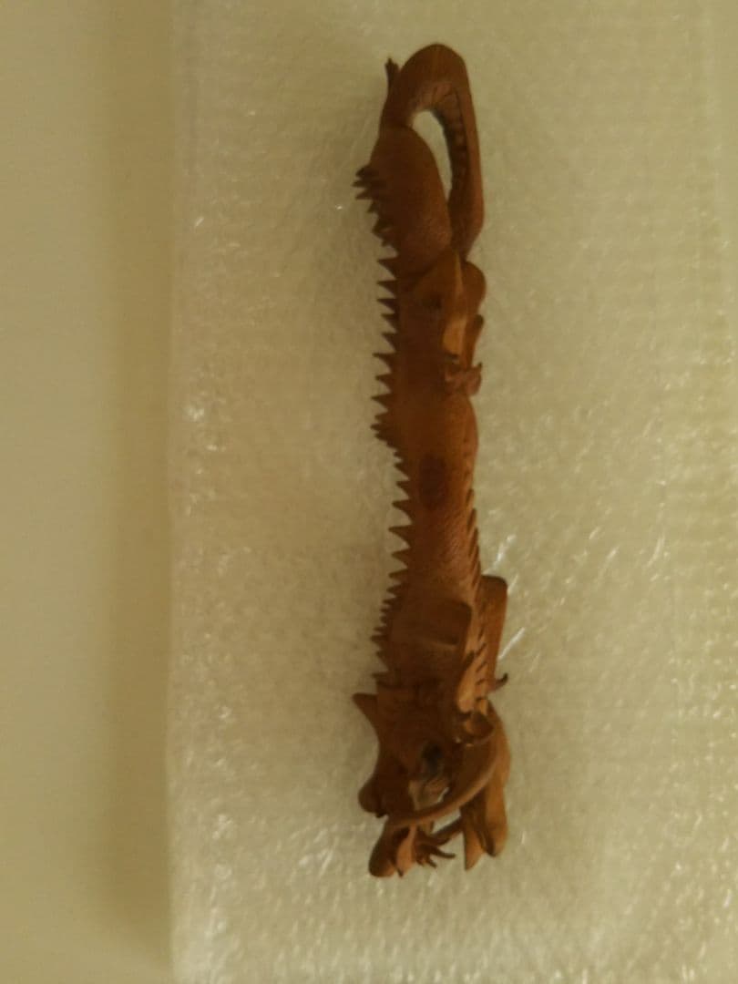 BALI島/白檀の龍神/ナーガの木彫り。