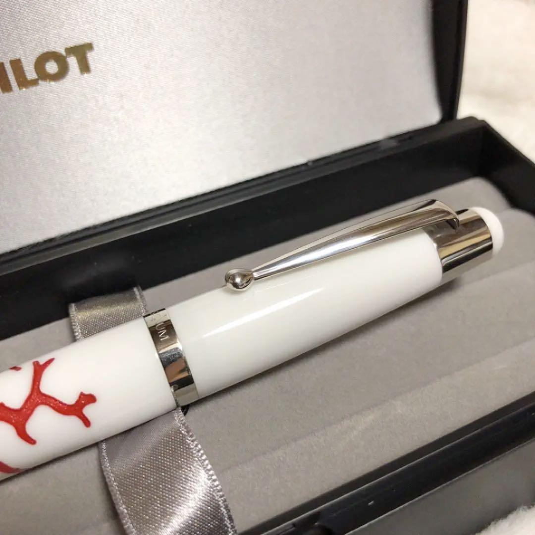 ☆未使用品 シグナム 万年筆 コラーロ ホワイト レッド ニブF 18金ペン先☆