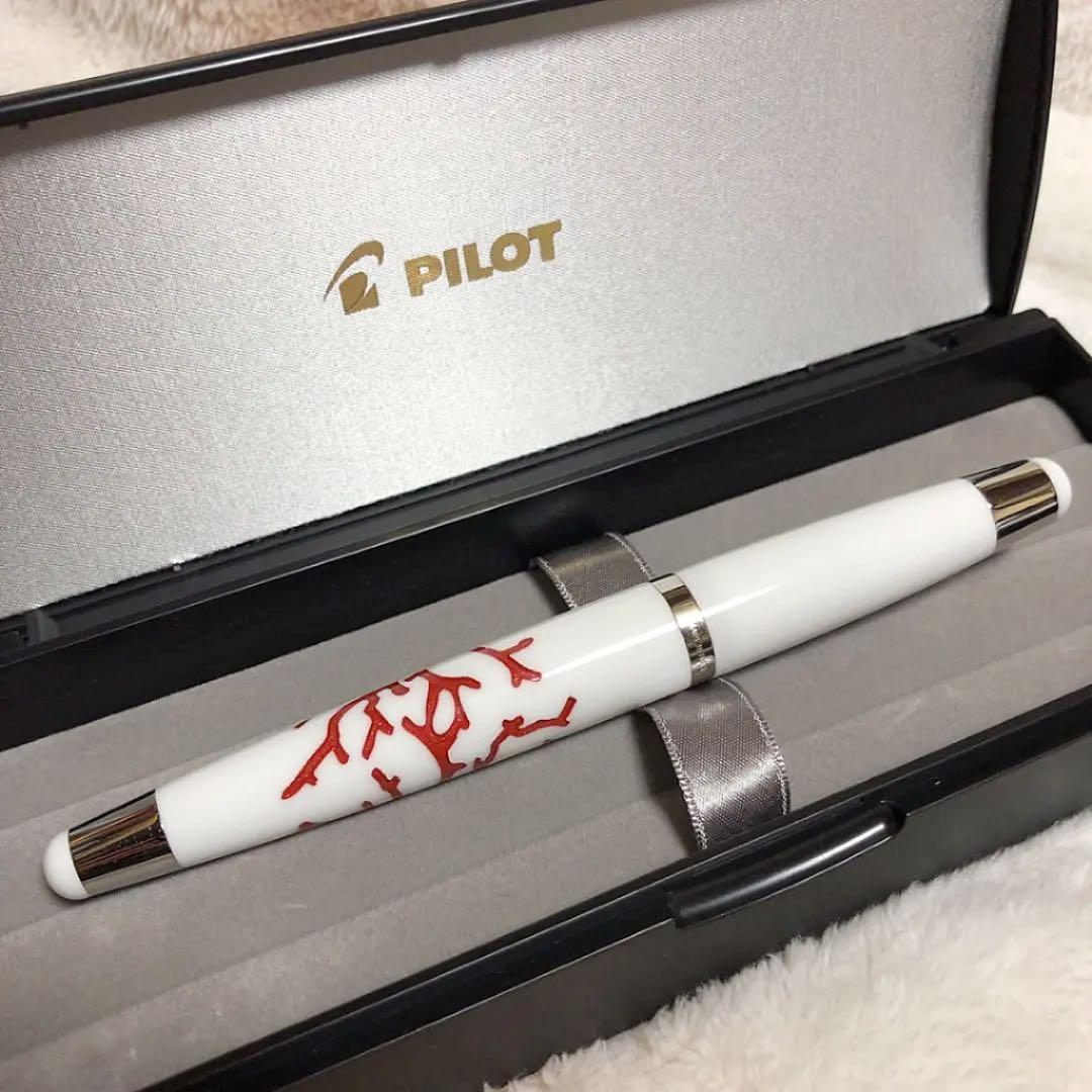 ☆未使用品 シグナム 万年筆 コラーロ ホワイト レッド ニブF 18金ペン先☆