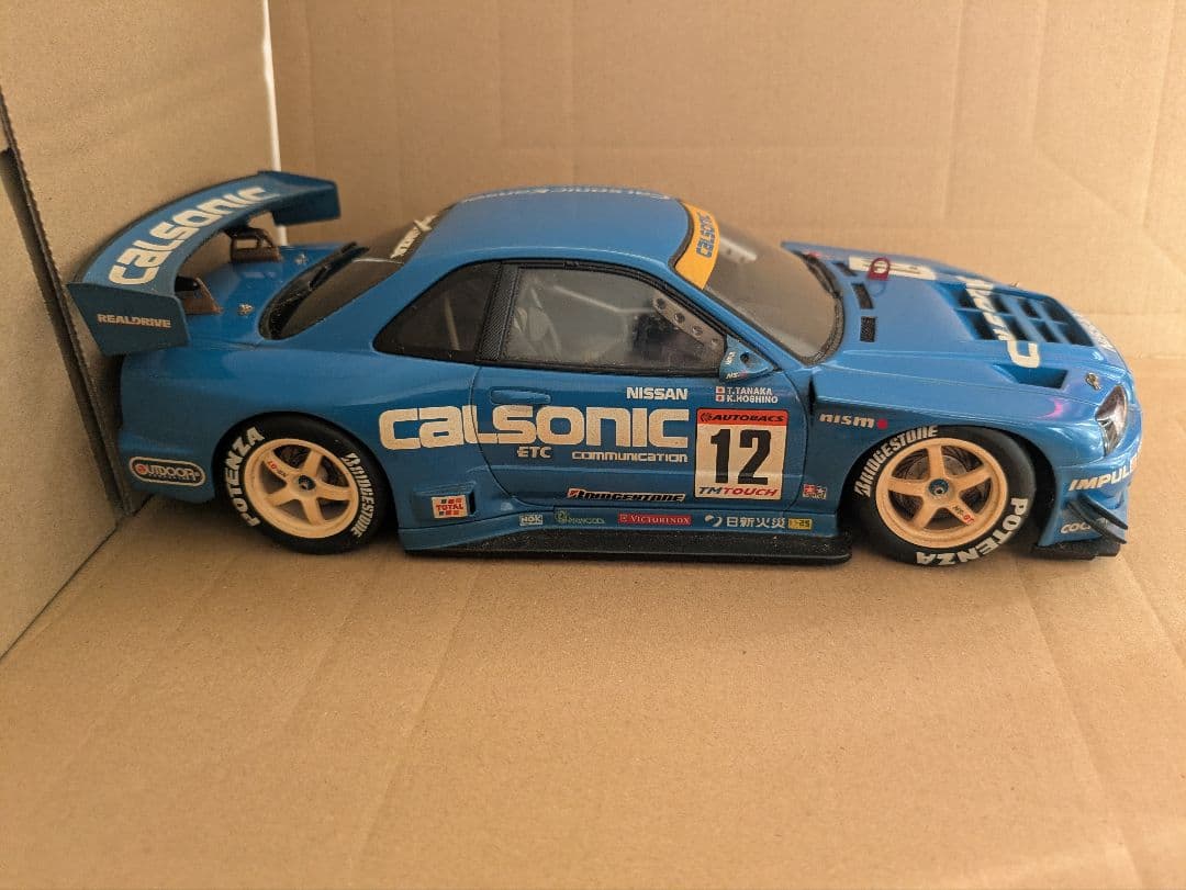 オートアート1/18 JGTC 2002 カルソニック スカイライン
