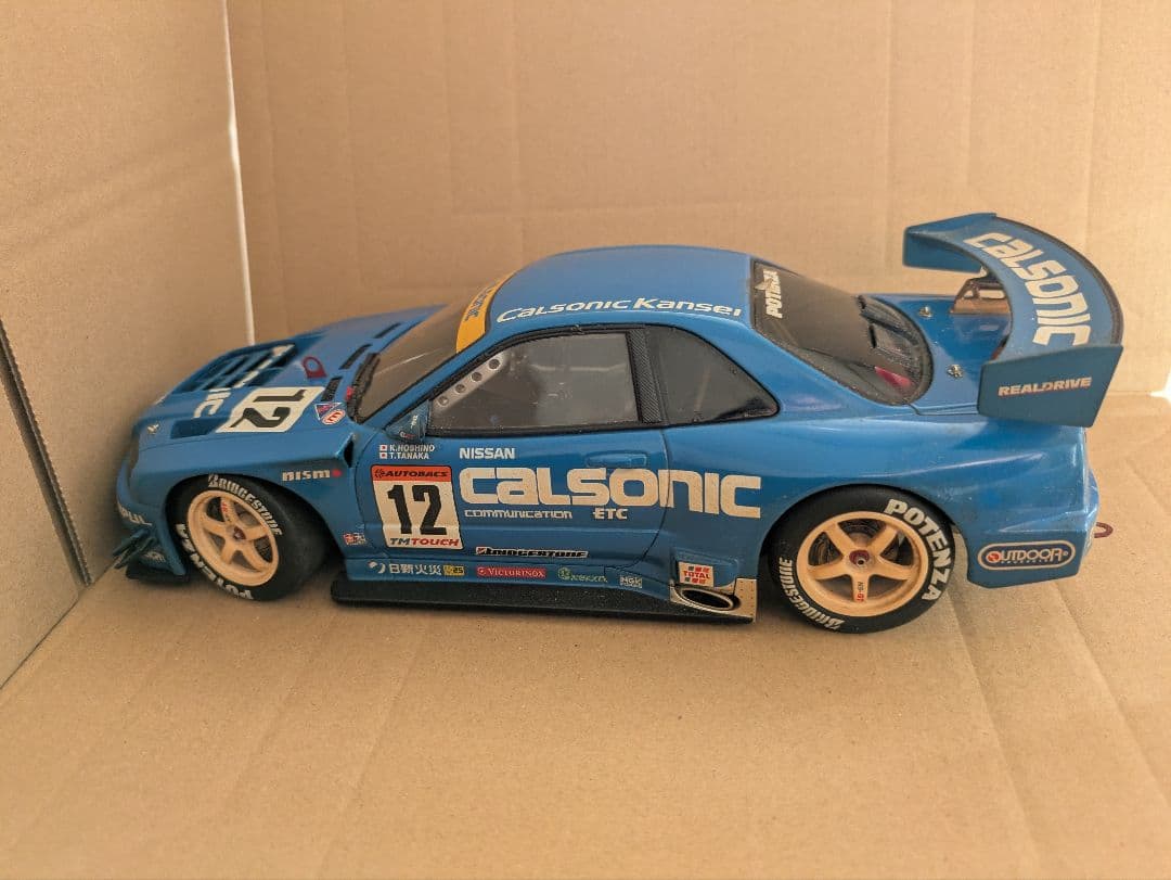 オートアート1/18 JGTC 2002 カルソニック スカイライン