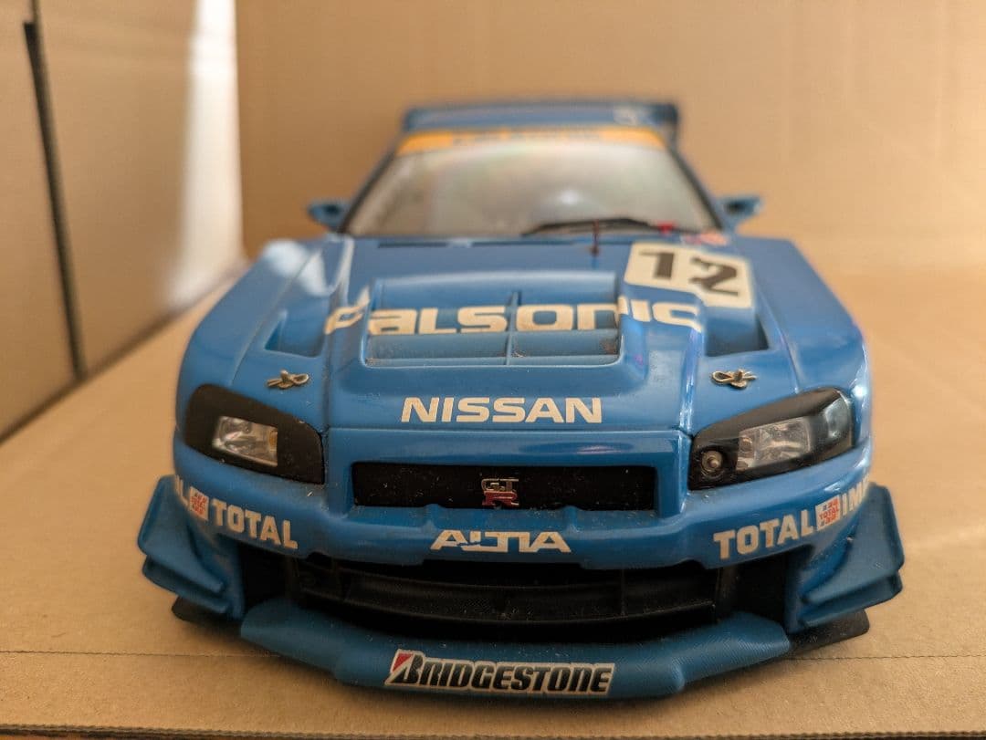オートアート1/18 JGTC 2002 カルソニック スカイライン