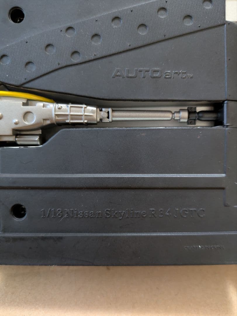 オートアート1/18 JGTC 2002 カルソニック スカイライン