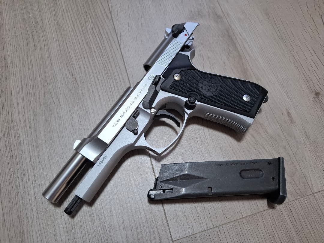 美品　東京マルイ　M92FS　IONX　ハイグレードモデル　塗装品