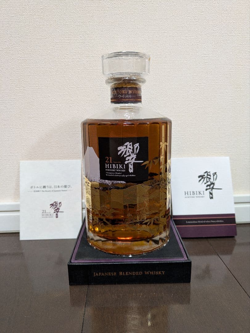 響 21年　ウイスキー 意匠　花鳥風月