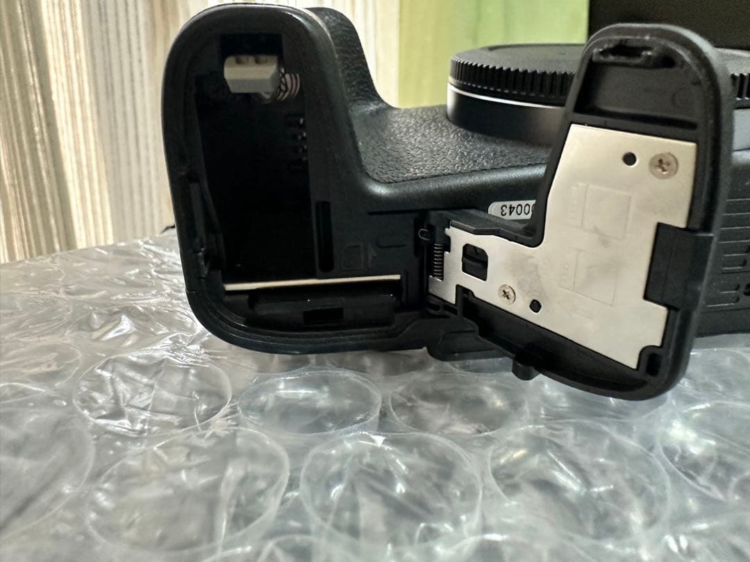 Canon EOS RP ミラーレスカメラ 本体