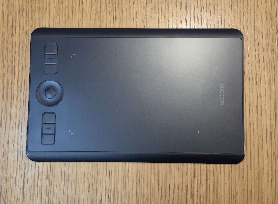 液タブ・ペンタブ Wacom Intuos Pro Small PTH-460