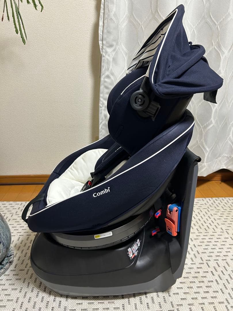 コンビ 新生児チャイルドシート クルムーヴ JJ-550
