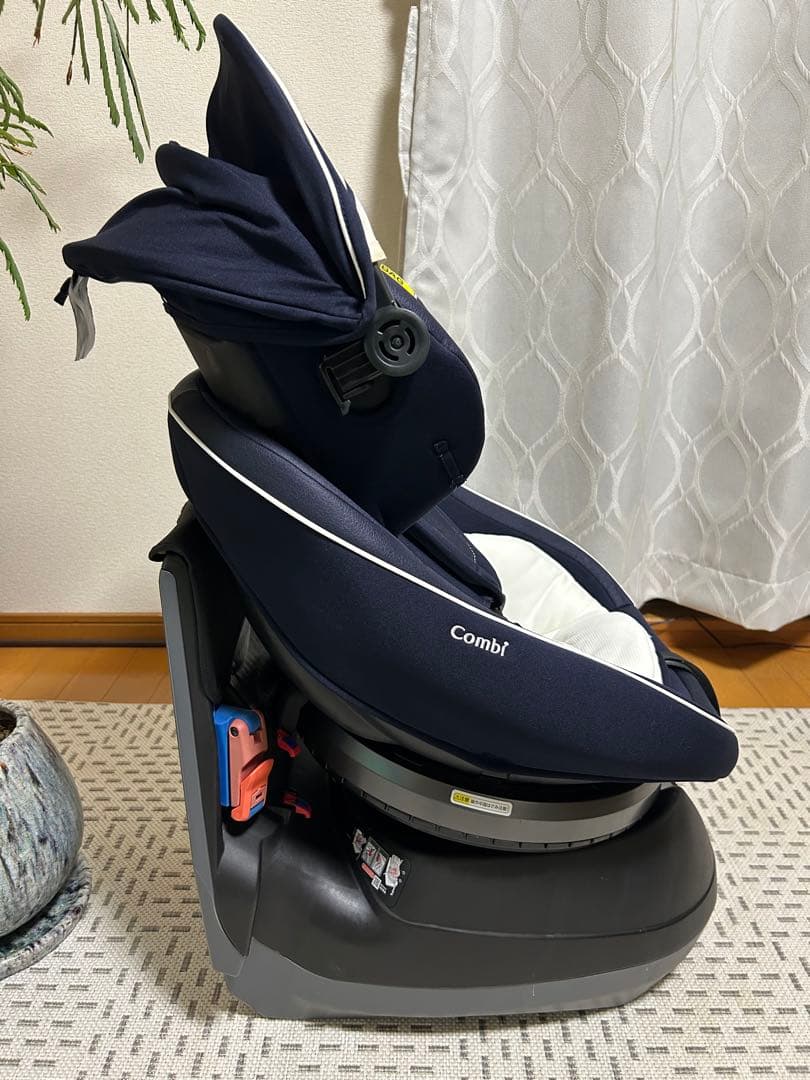 コンビ 新生児チャイルドシート クルムーヴ JJ-550