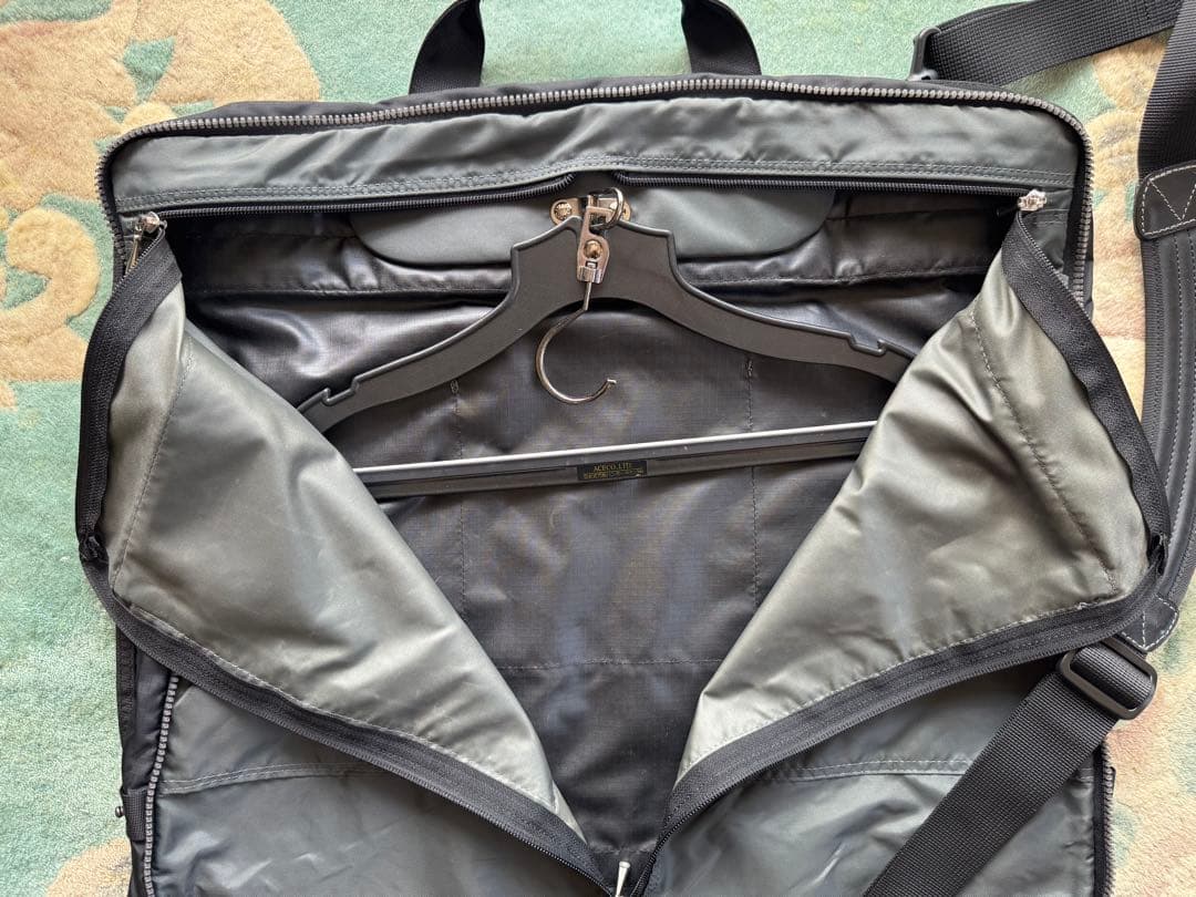 極美品　ACE GENE ガーメントバッグ ブラック