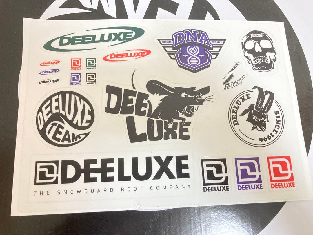 DEELUXE TEAM ID LTD．YIN YANG