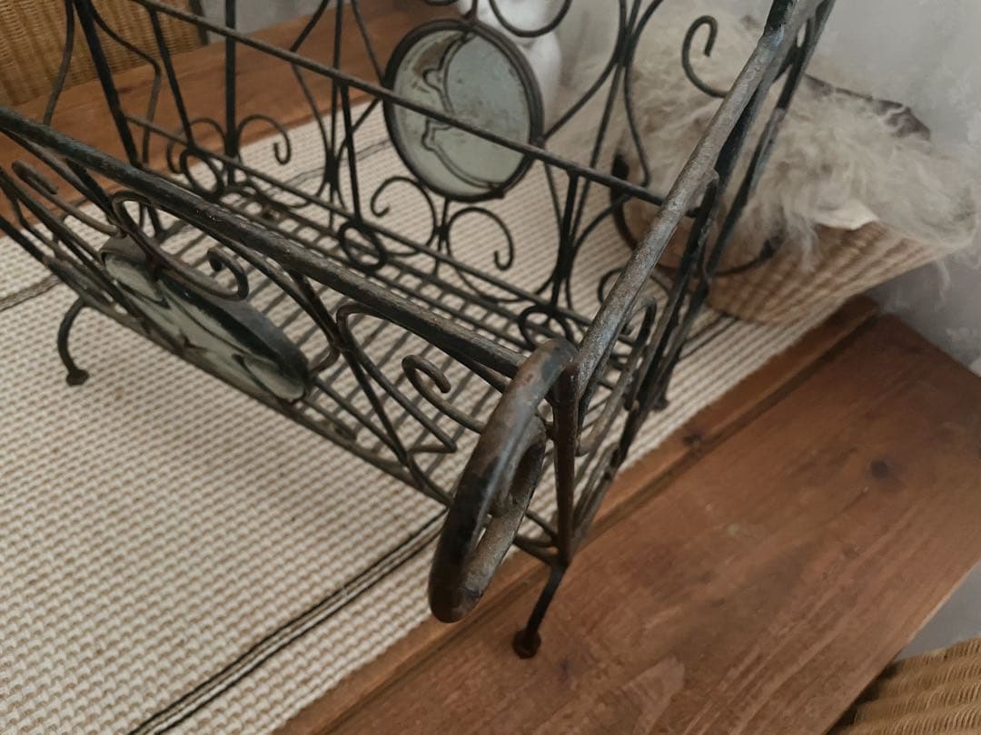 鉄製フランスの古い本立て フランスアンティーク フランスヴィンテージ