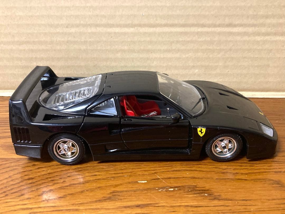 イタリア製 ブラゴ フェラーリ Ferrari F40 1/24 ミニカー