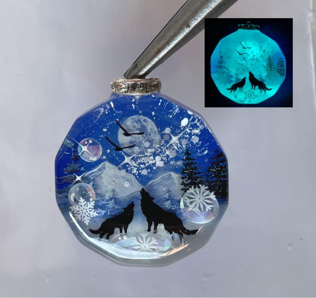 すず☆らん/レジン/三日月の子猫達　新春　蓄光　オルゴナイトネックレス